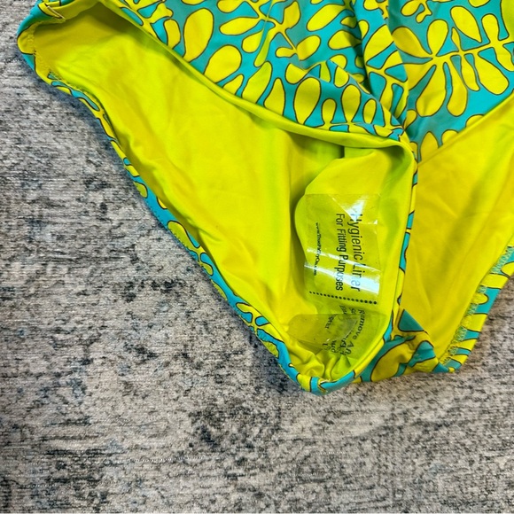 🆕 Trina Turk Trellis One Piece - Picture 6 of 7